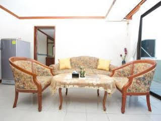 Khách sạn Poonchock Mansion