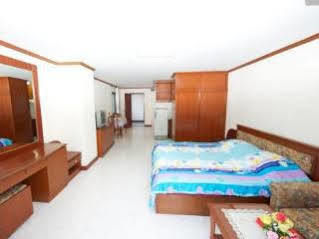 Khách sạn Poonchock Mansion 2*