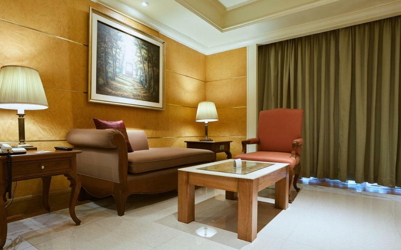 The Royal Hotel 4*