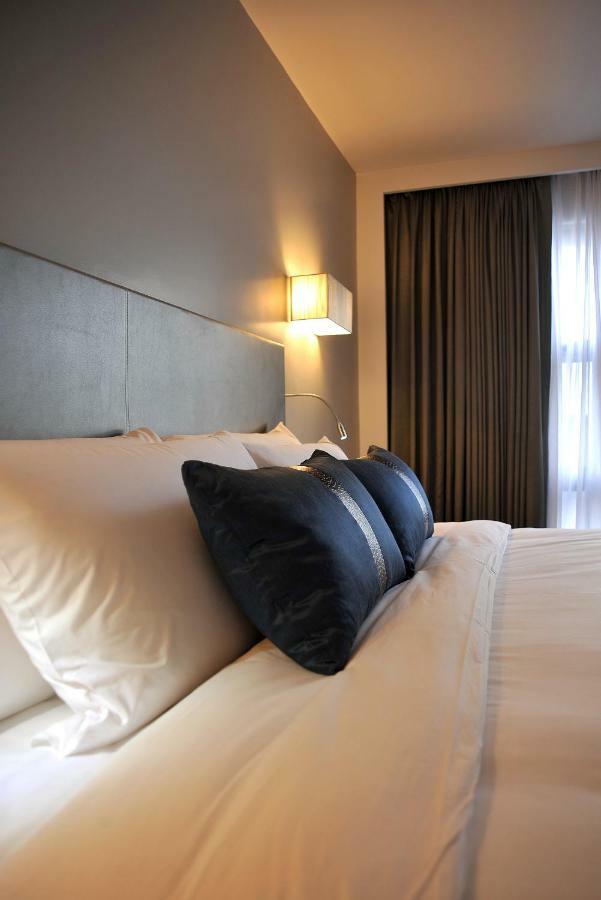Western @20 Sukhumvit Bangkok