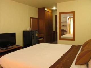 Rafael And Mansion - Sha Extra Certified nhà trọ Bangkok