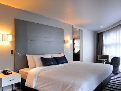 Western @20 Sukhumvit