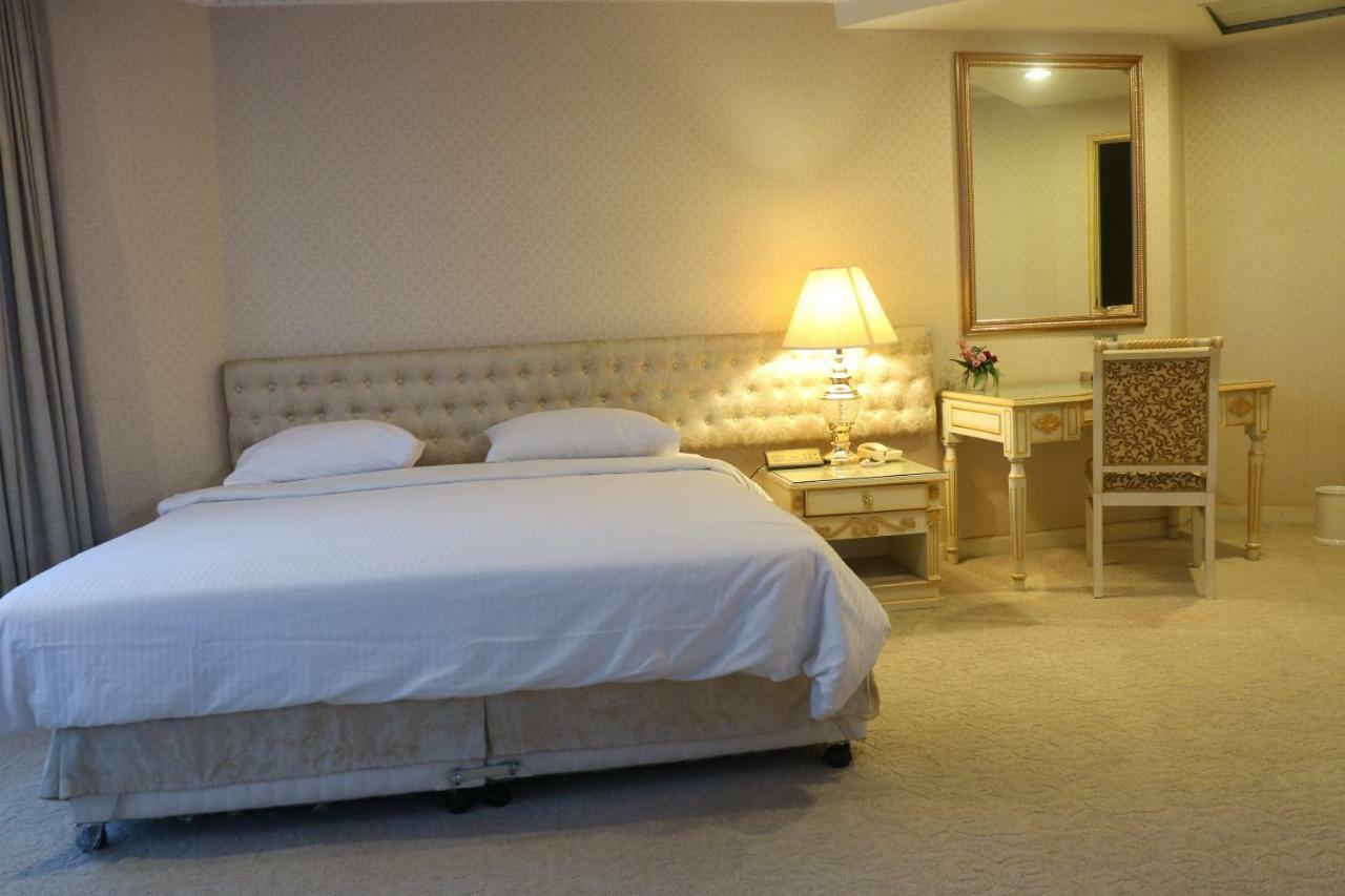 Hotel Adriatic Palace Bangkok
