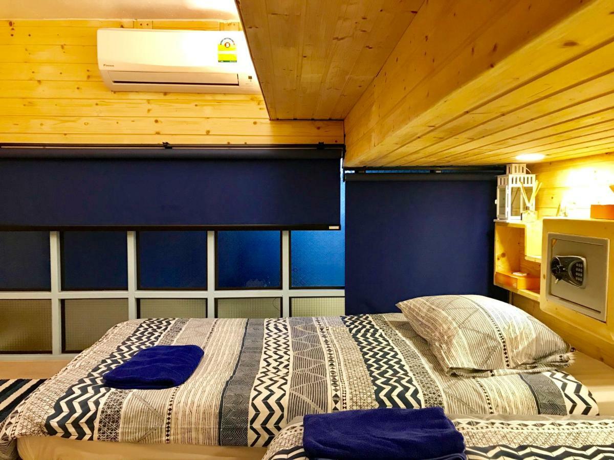 Hostal Blu Ari Stylish Gay Poshtel Bangkok