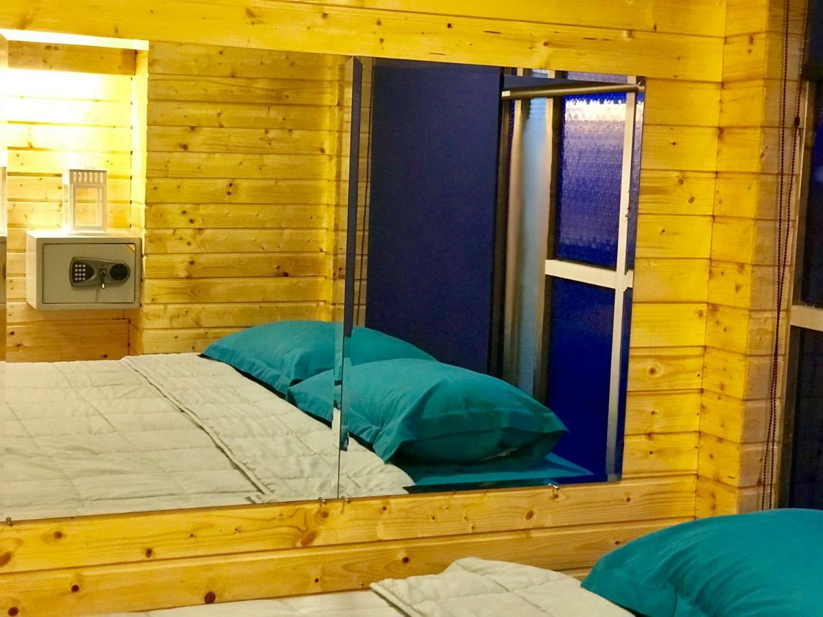 Blu Ari Stylish Gay Poshtel Hostal