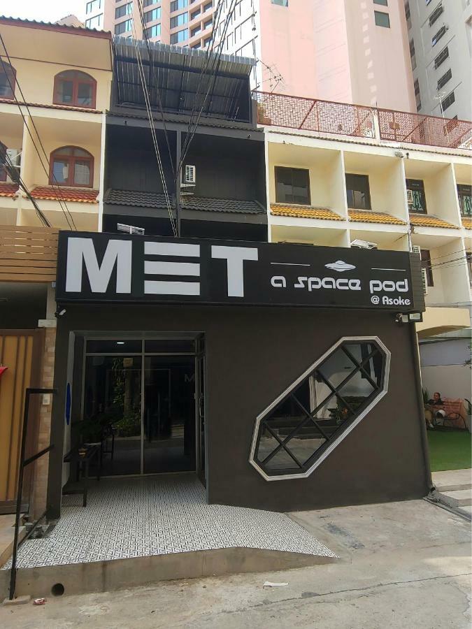 Met A Space Pod @ Asoke Hostel