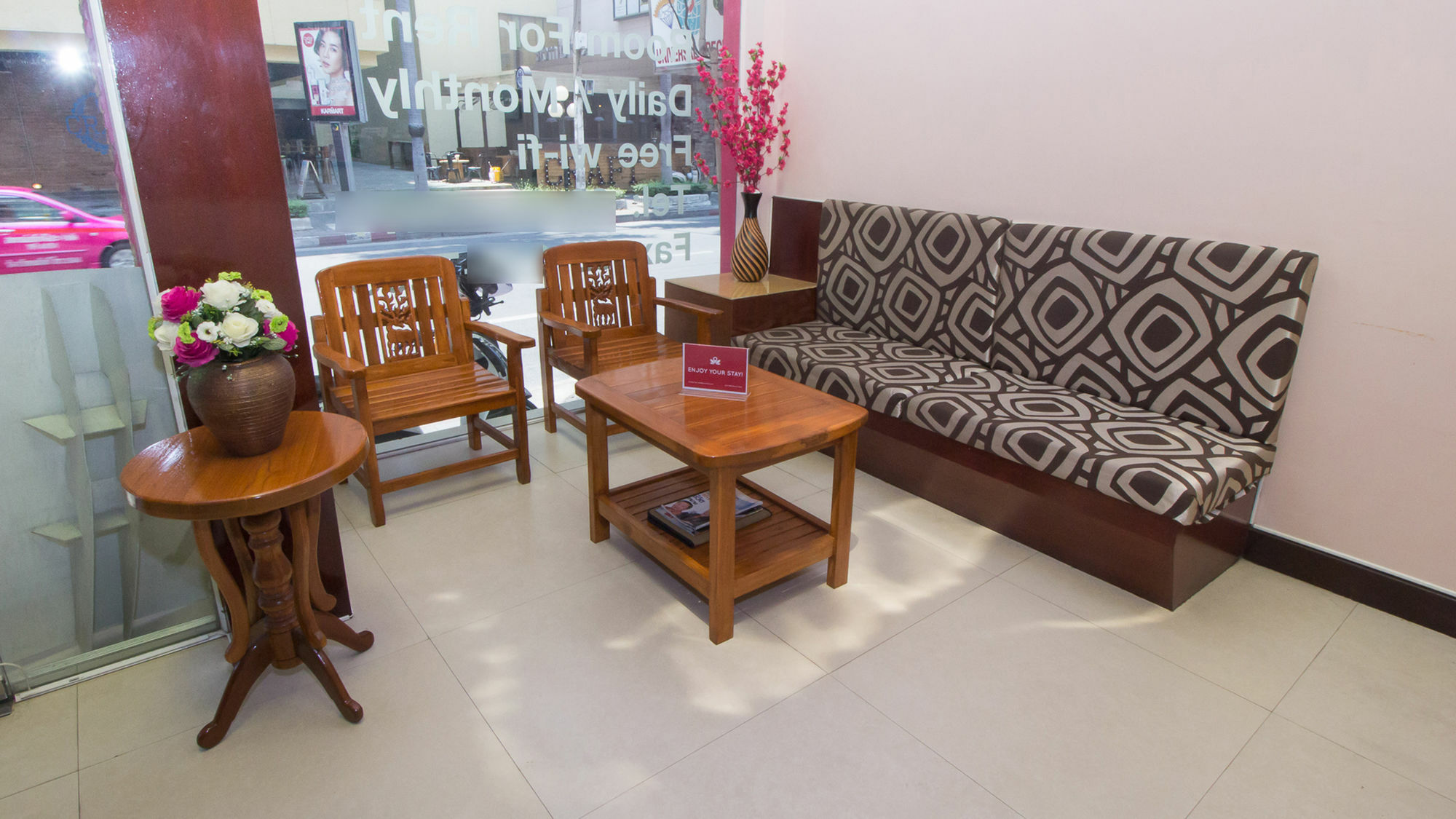 Zen Surasak 1 Hotell 3*