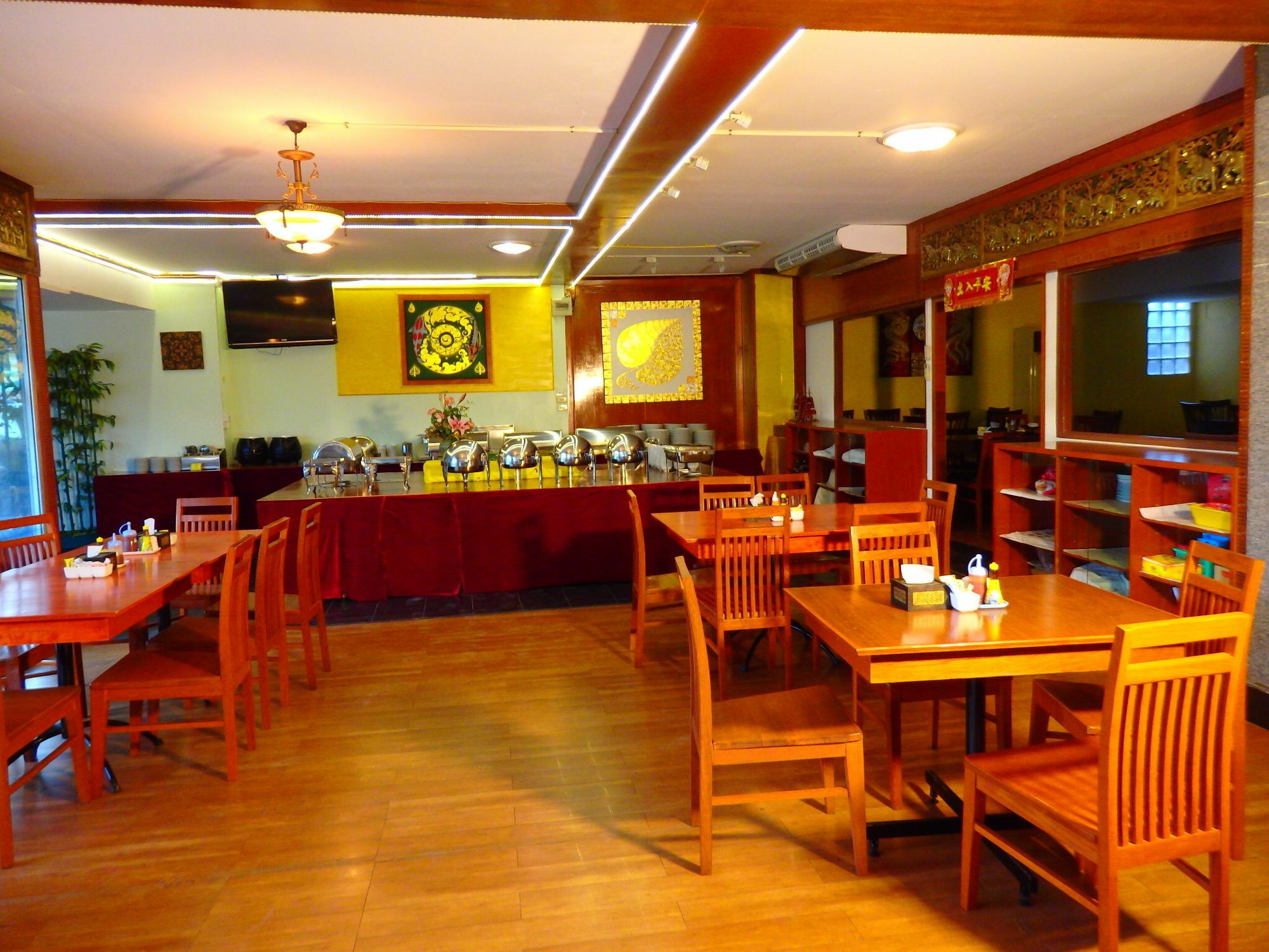 Khách sạn Pohseen Grand Palace