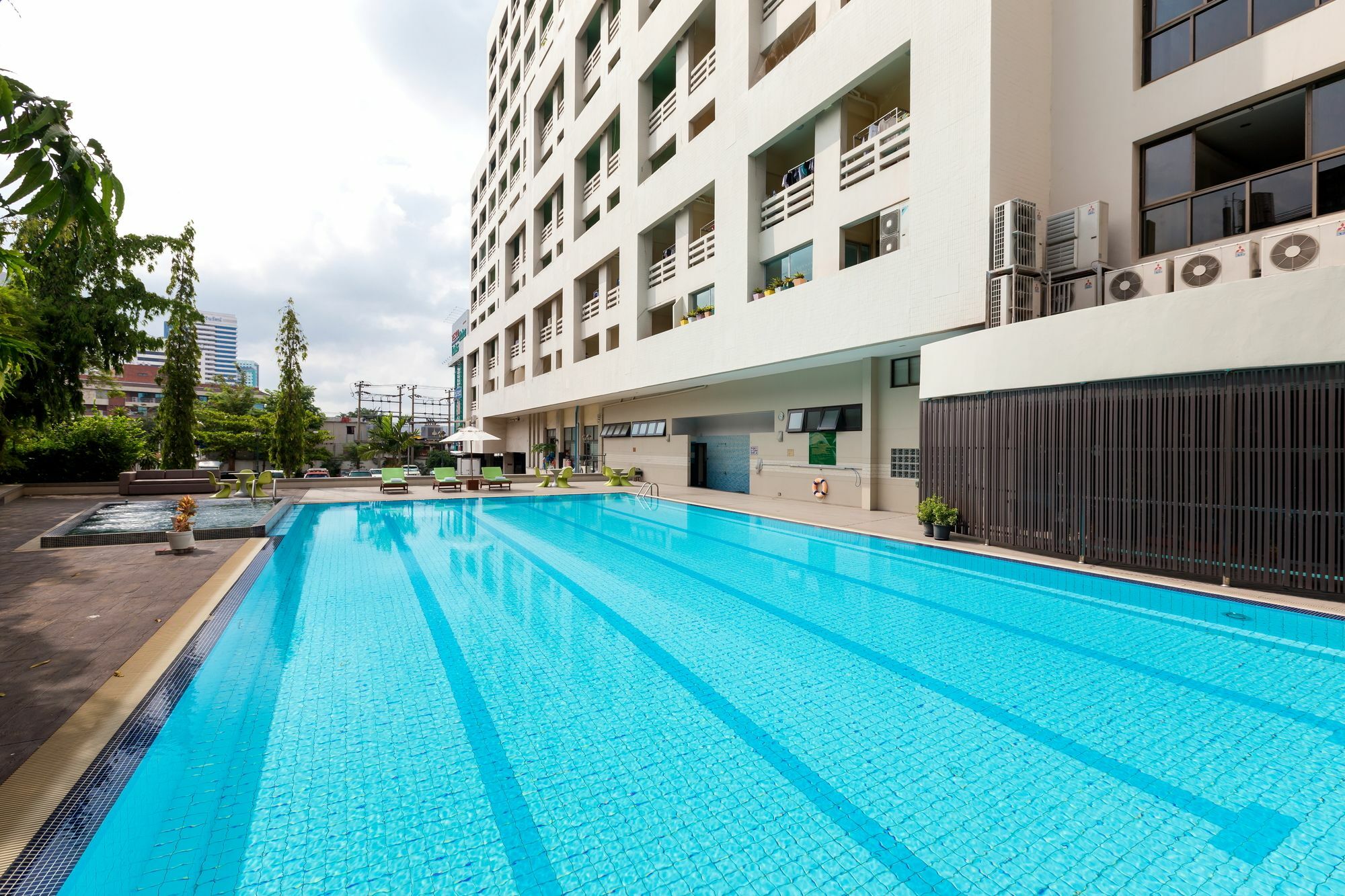 At 115 By Rompo Hotell Bangkok