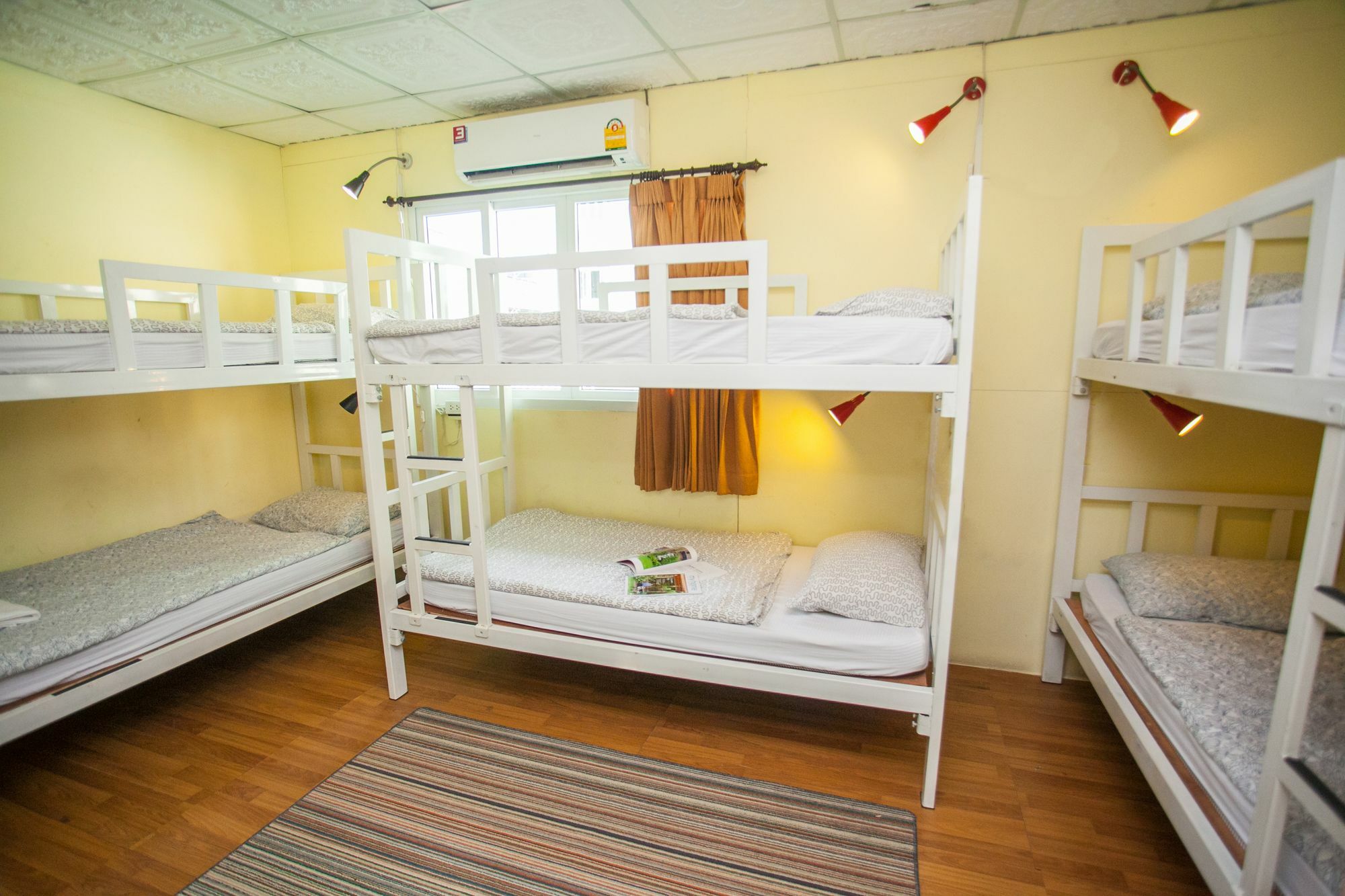 Laksameenarai - Hostel/backpacker Hotell