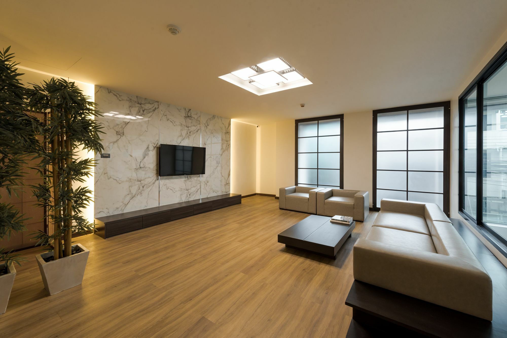 Khách sạn Zensation The 4*