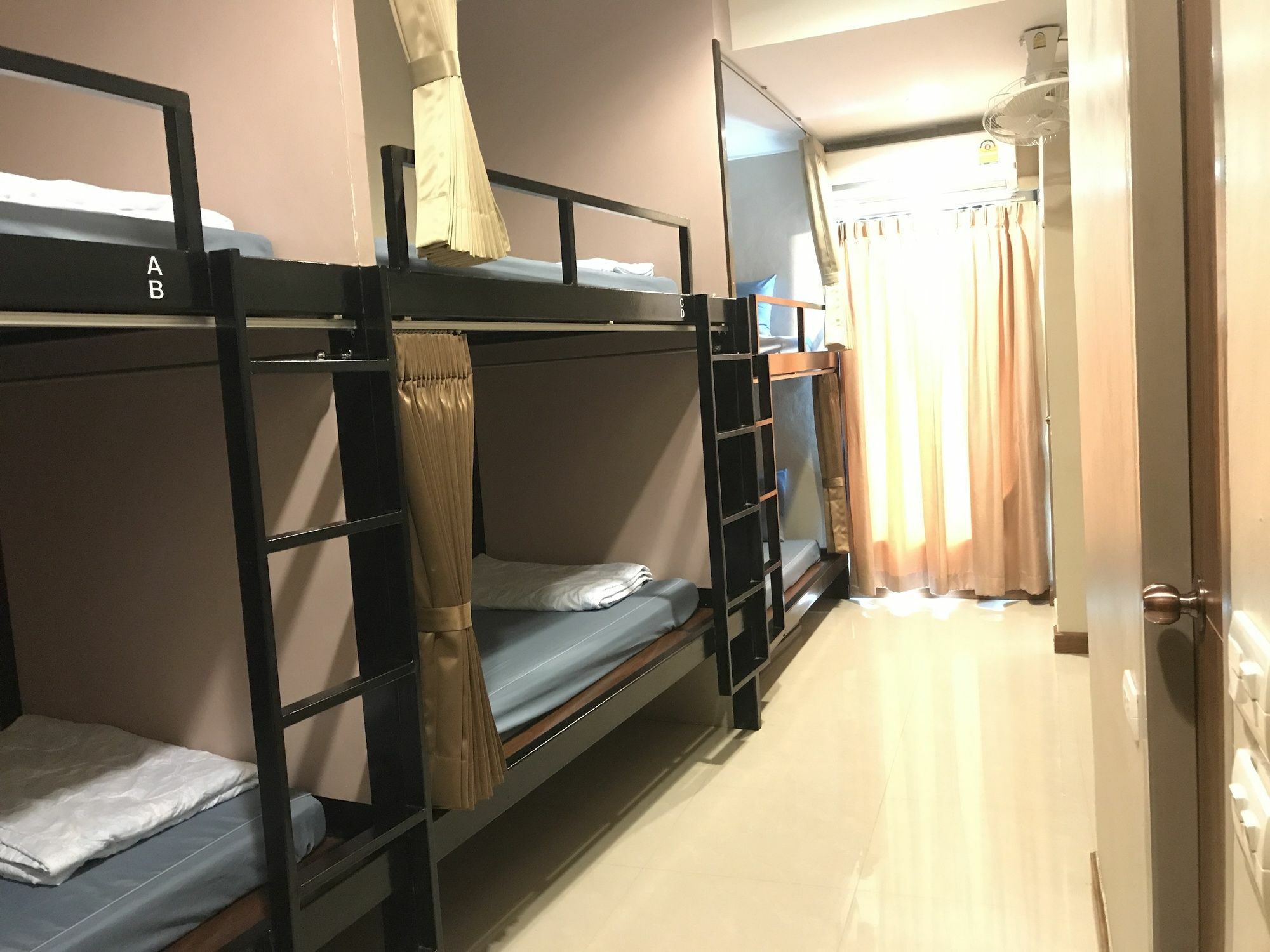 Hostel Restiny *
