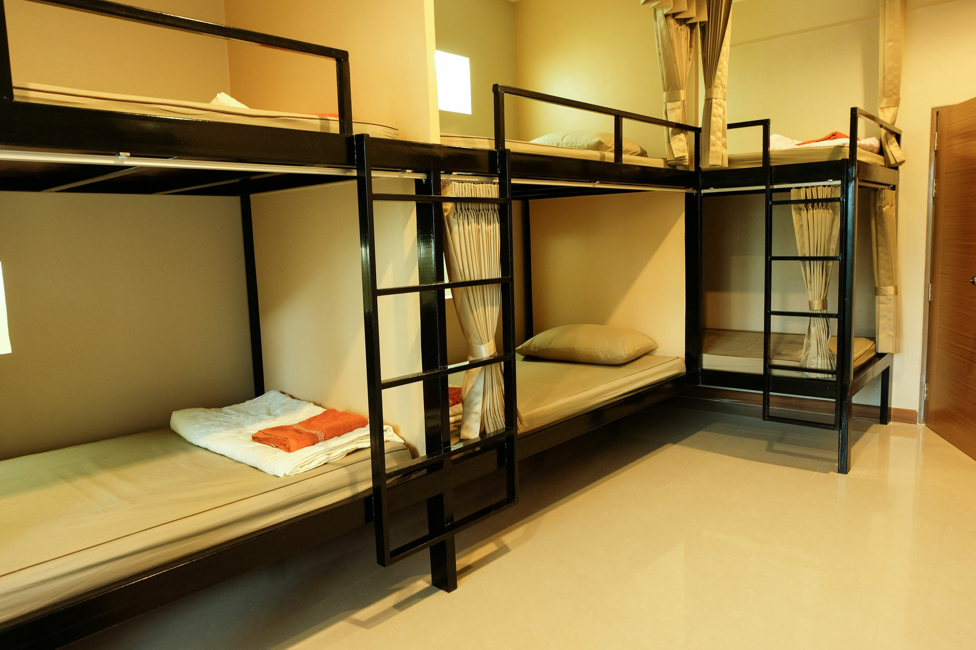 Restiny Hostel Bangkok