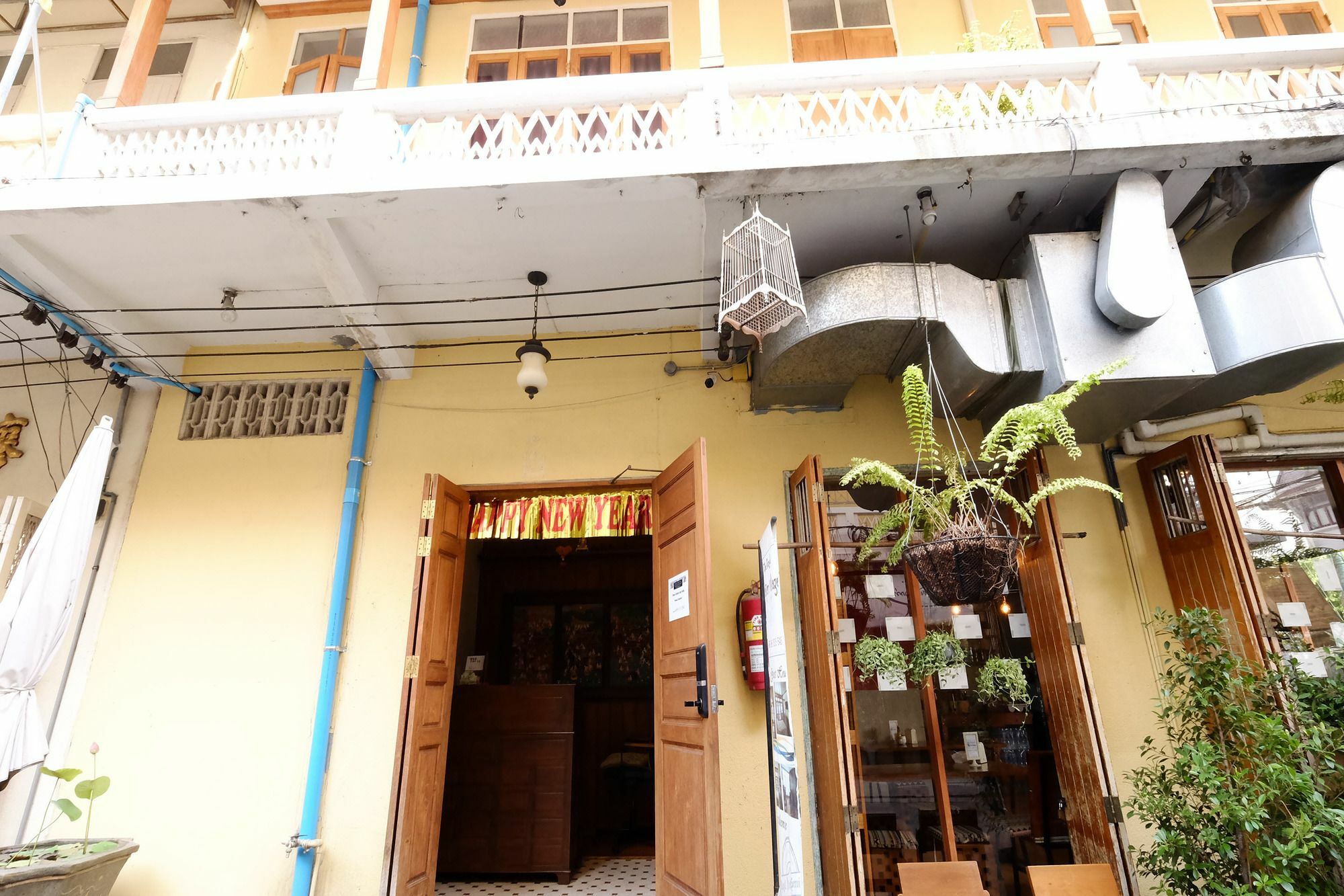 The Royal Thatien Village Rumah tetamu