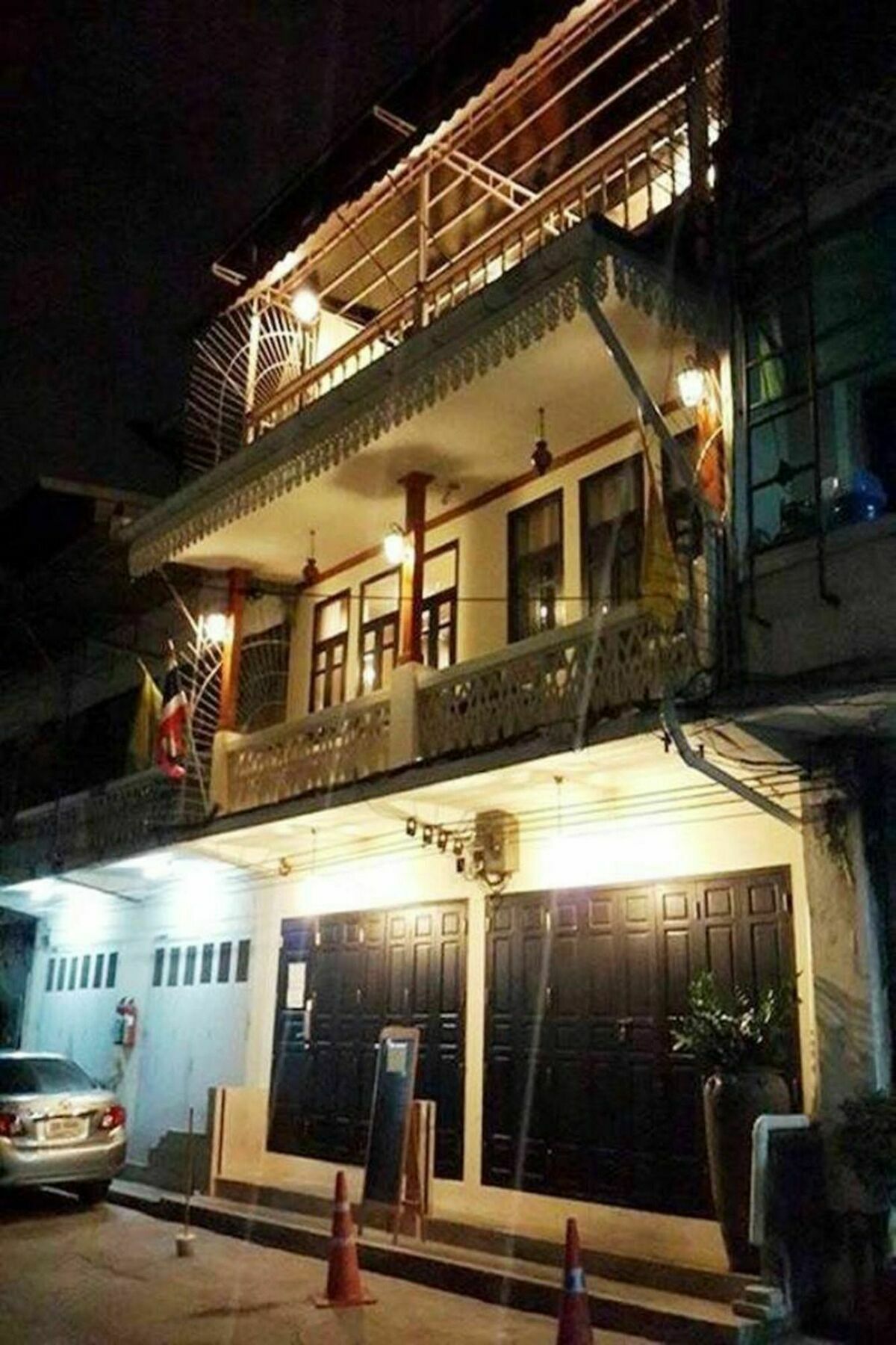 The Royal Thatien Village Rumah tetamu
