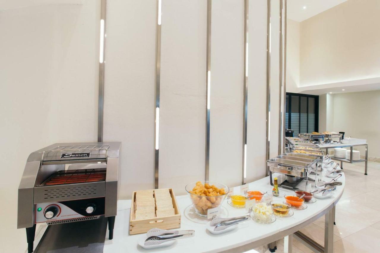 Thomson Huamark Hotel