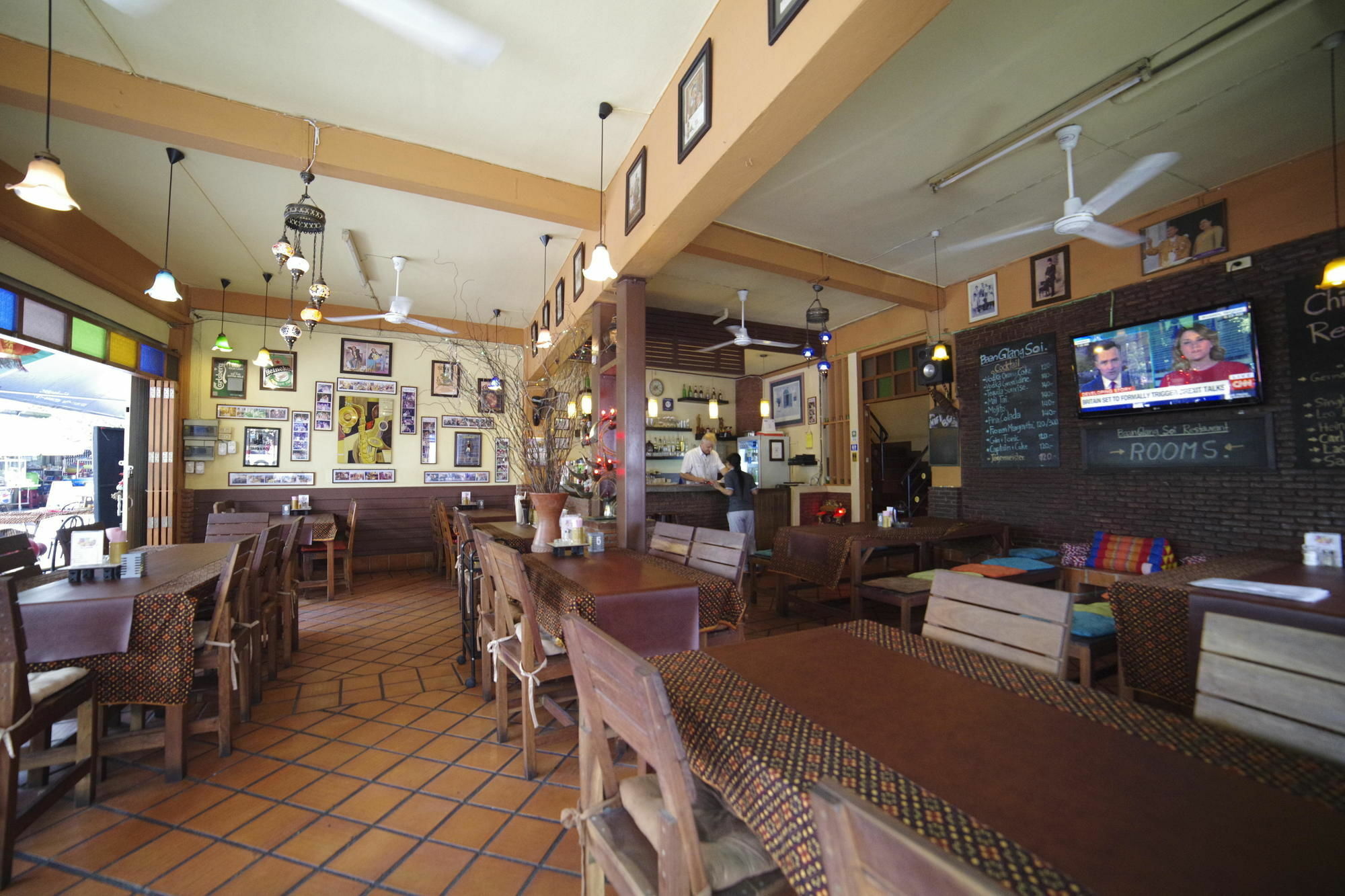 Tempat Tidur & Sarapan Baan Glang Soi Bangkok