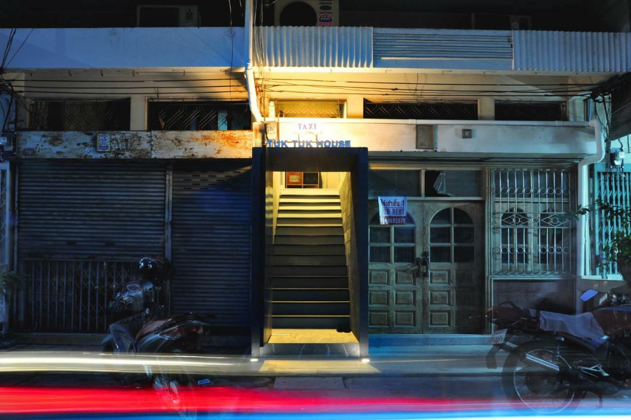 Tuk Tuk House *