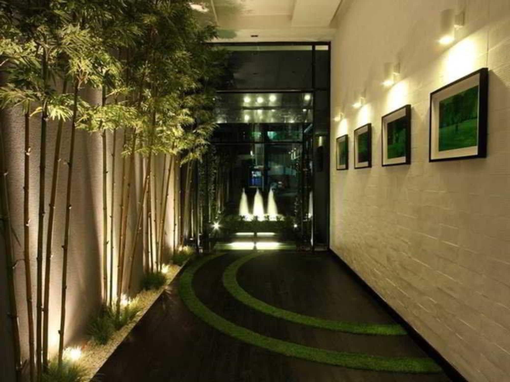 Hotel Grass Thonglor 4*