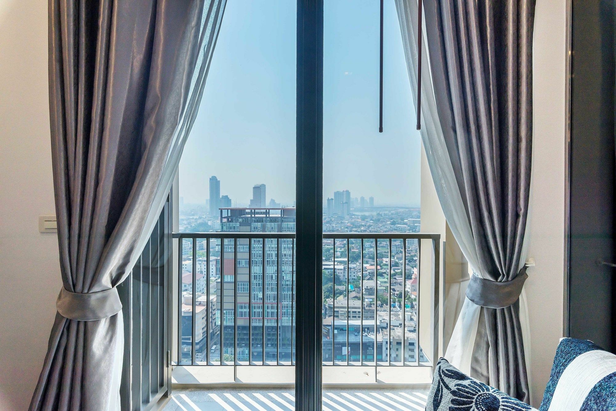 The Nye By Favstay Apartment