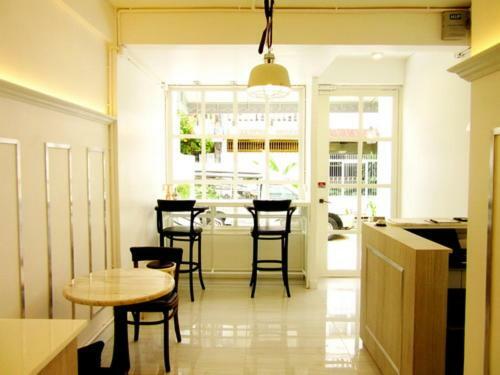 Nhà khách Urban House 3*