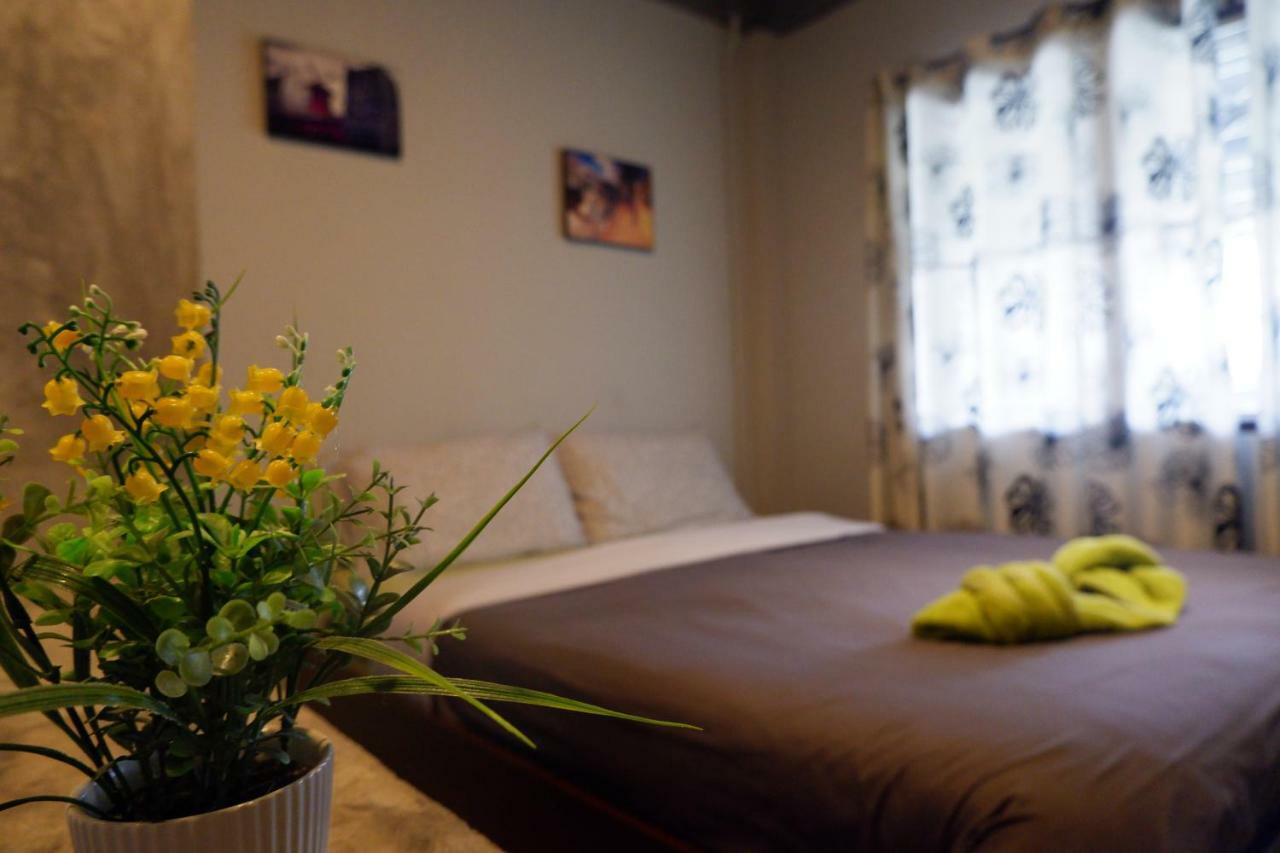 Mon & Yoga Donmueang Bed & Breakfast Bangkok