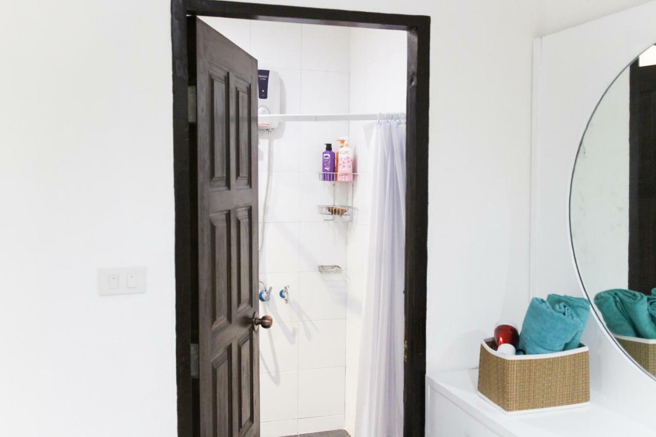 Holiday home Train Night Market To 2Min & Mrt To 3Min, Modern & Big House Bangkok
