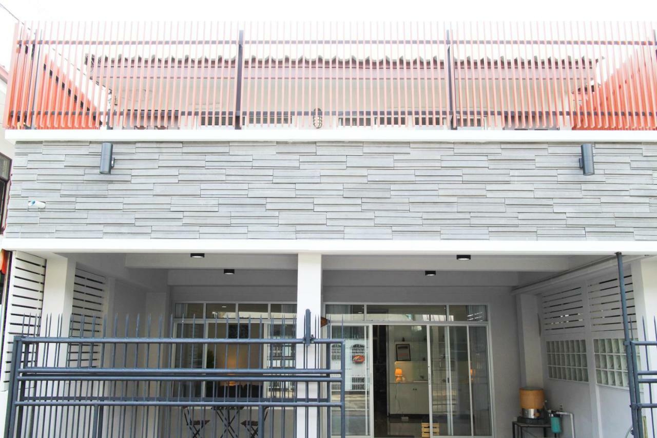 Holiday home Train Night Market To 2Min & Mrt To 3Min, Modern & Big House Bangkok