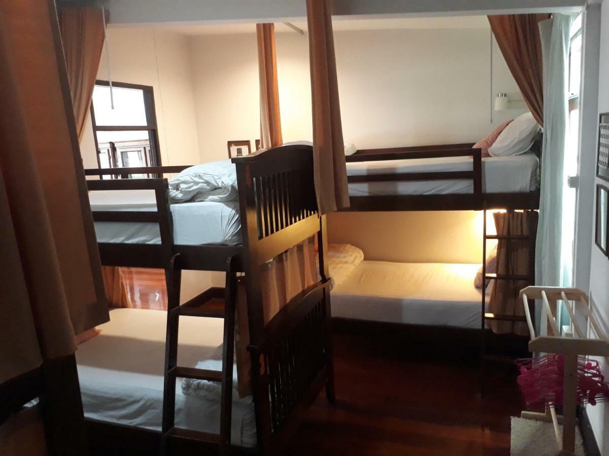 Hostal House 23