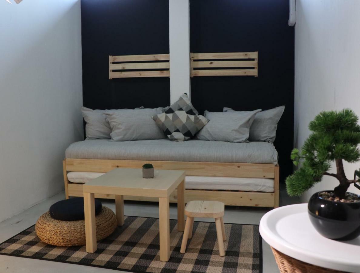 The Platform 3/4 Poshtel Bangkok