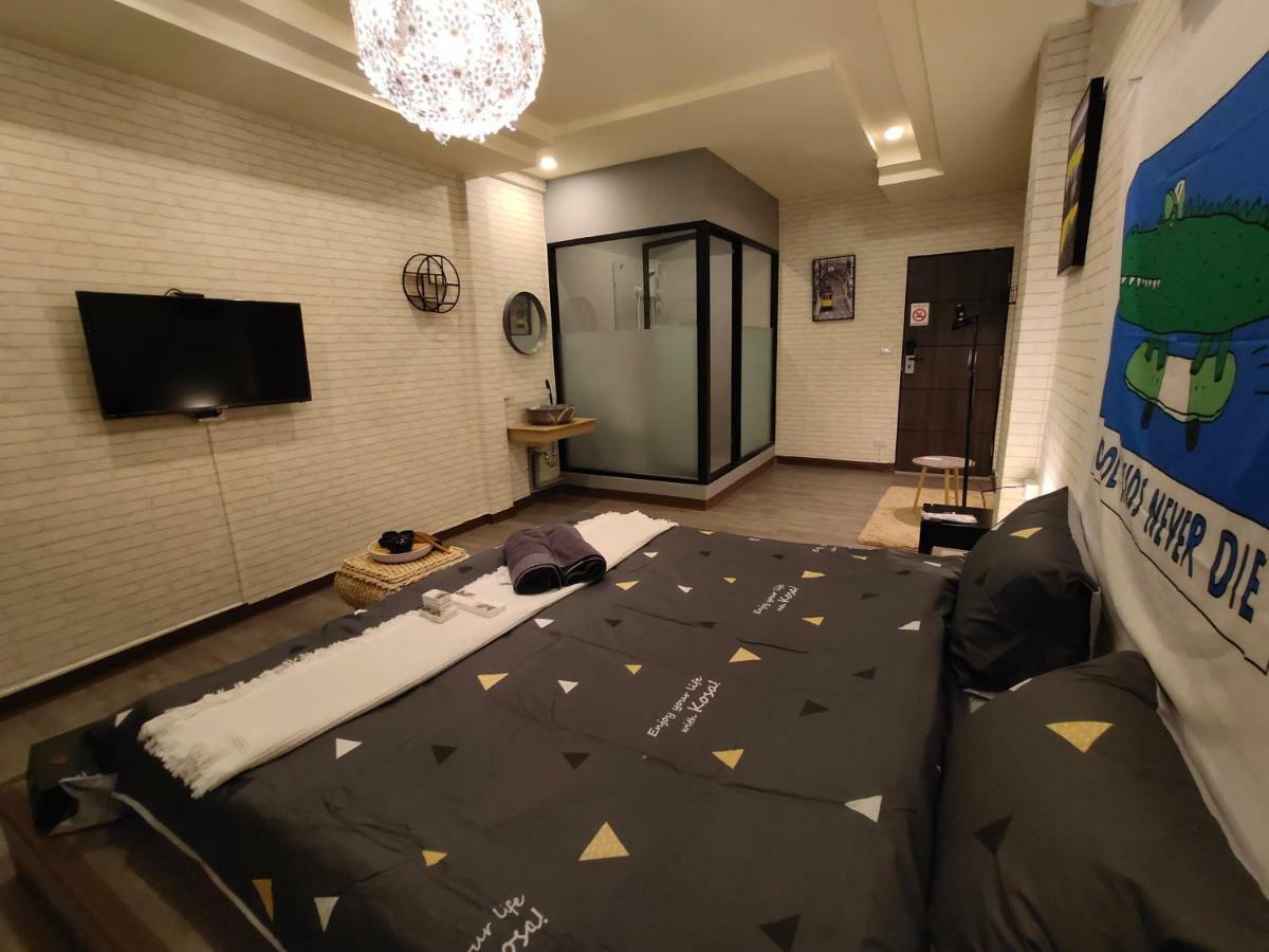 Meetu曼谷市中心特色旅馆，近火车夜市，免费早餐 Casa de hóspedes *