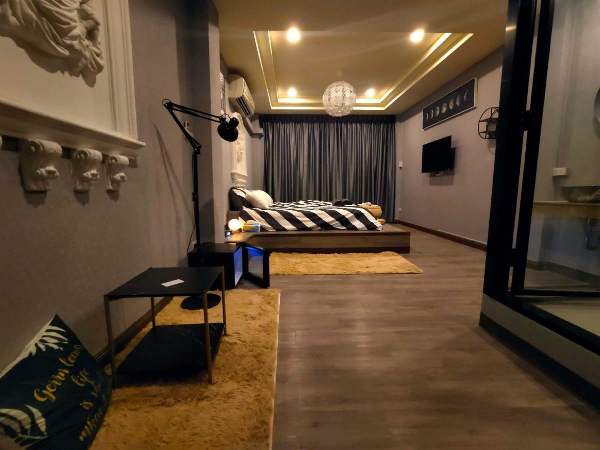 Casa de hóspedes Meetu曼谷市中心特色旅馆，近火车夜市，免费早餐 *