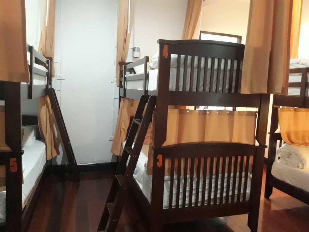 Hostal House 23