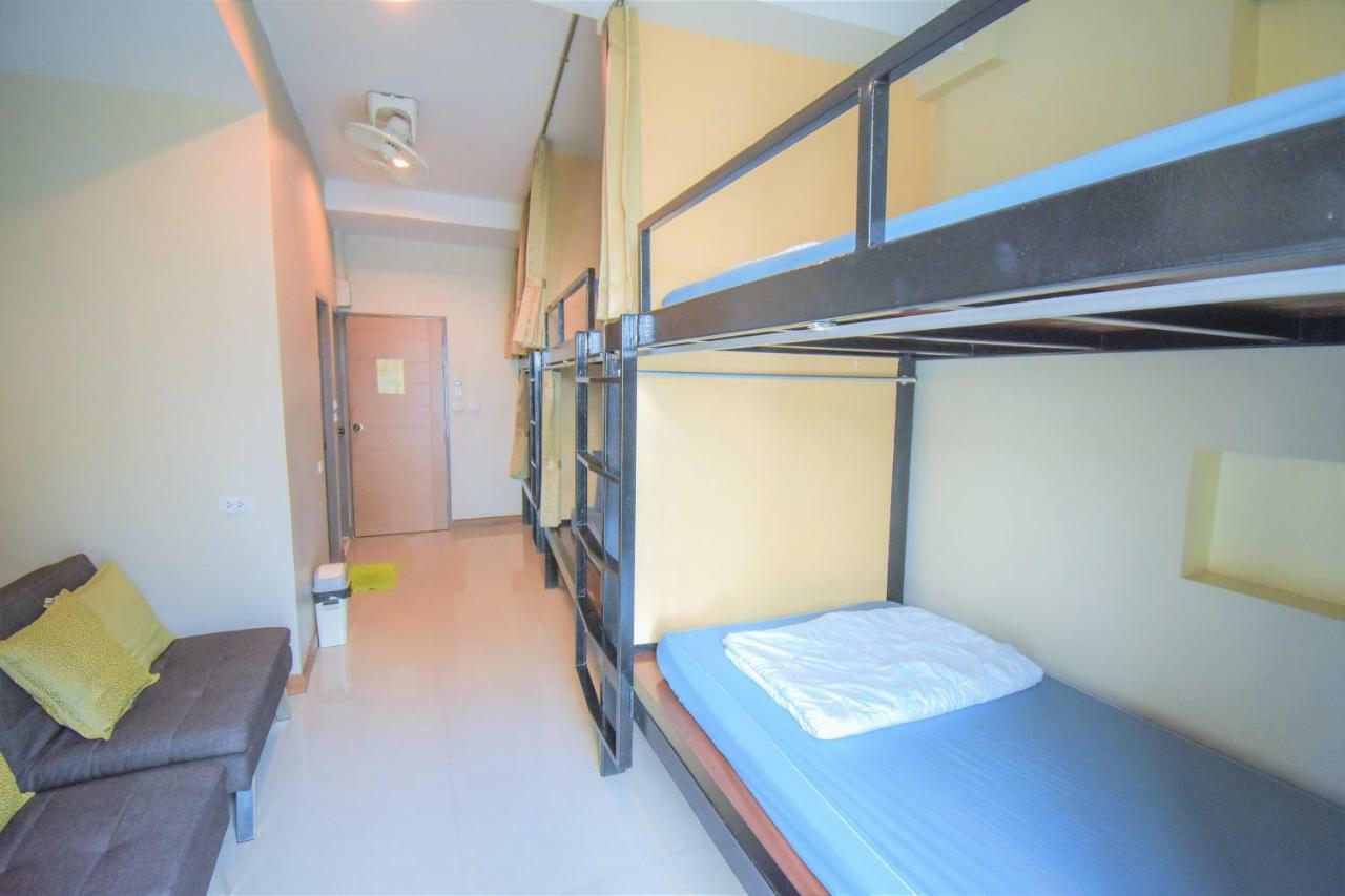 Restiny Hostel *