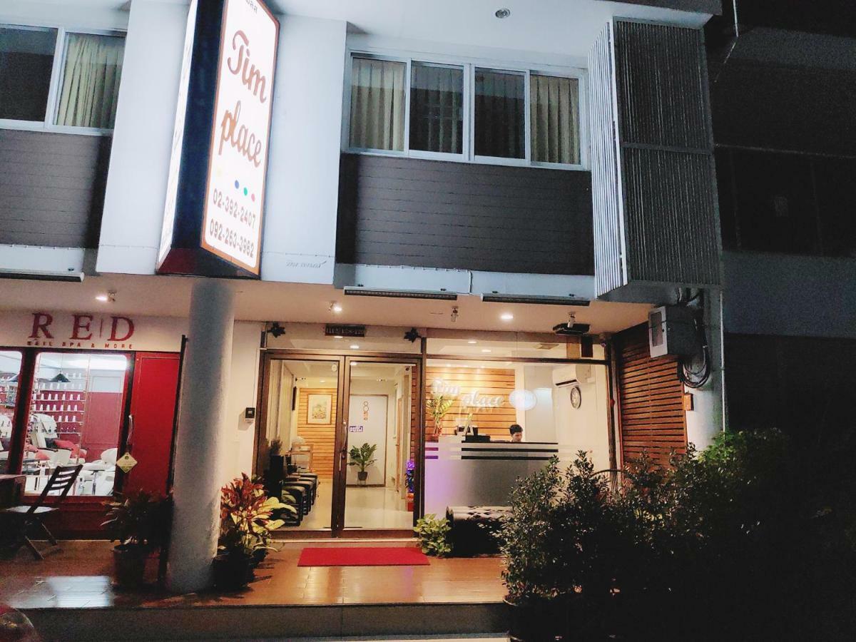 Tim Place - Bts Phra Khanong Hotel