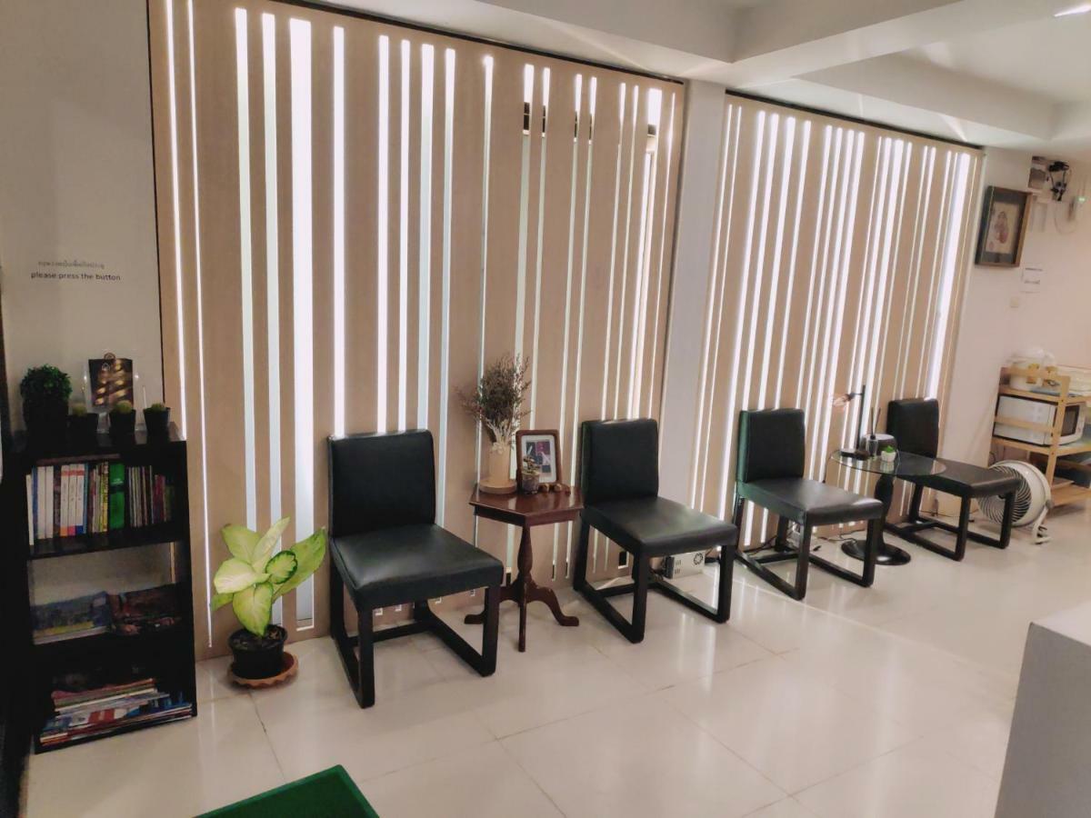 Tim Place - Bts Phra Khanong Hotel
