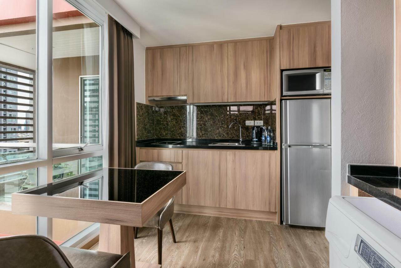 Khách sạn Adelphi Grande Sukhumvit