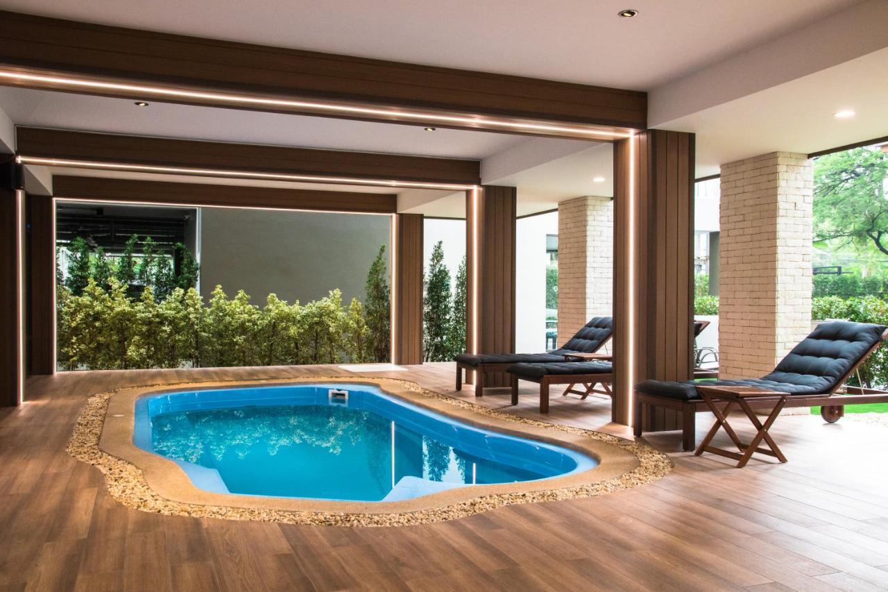 B Khách sạn 4*