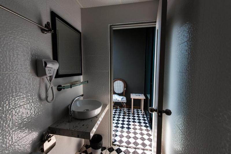 Hotell V Varee 3*