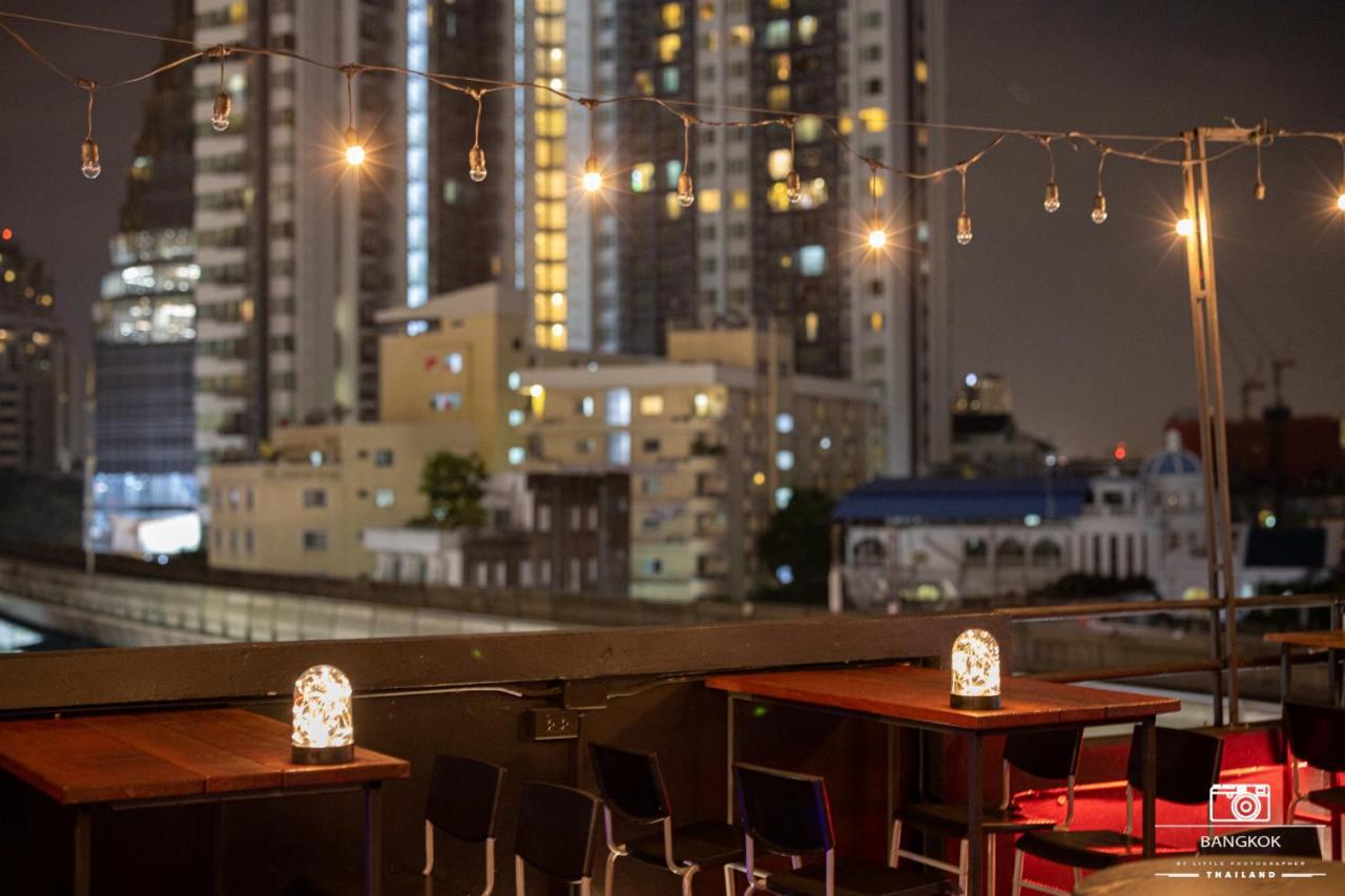 Hostel Thonglor Travellers And Cafe *
