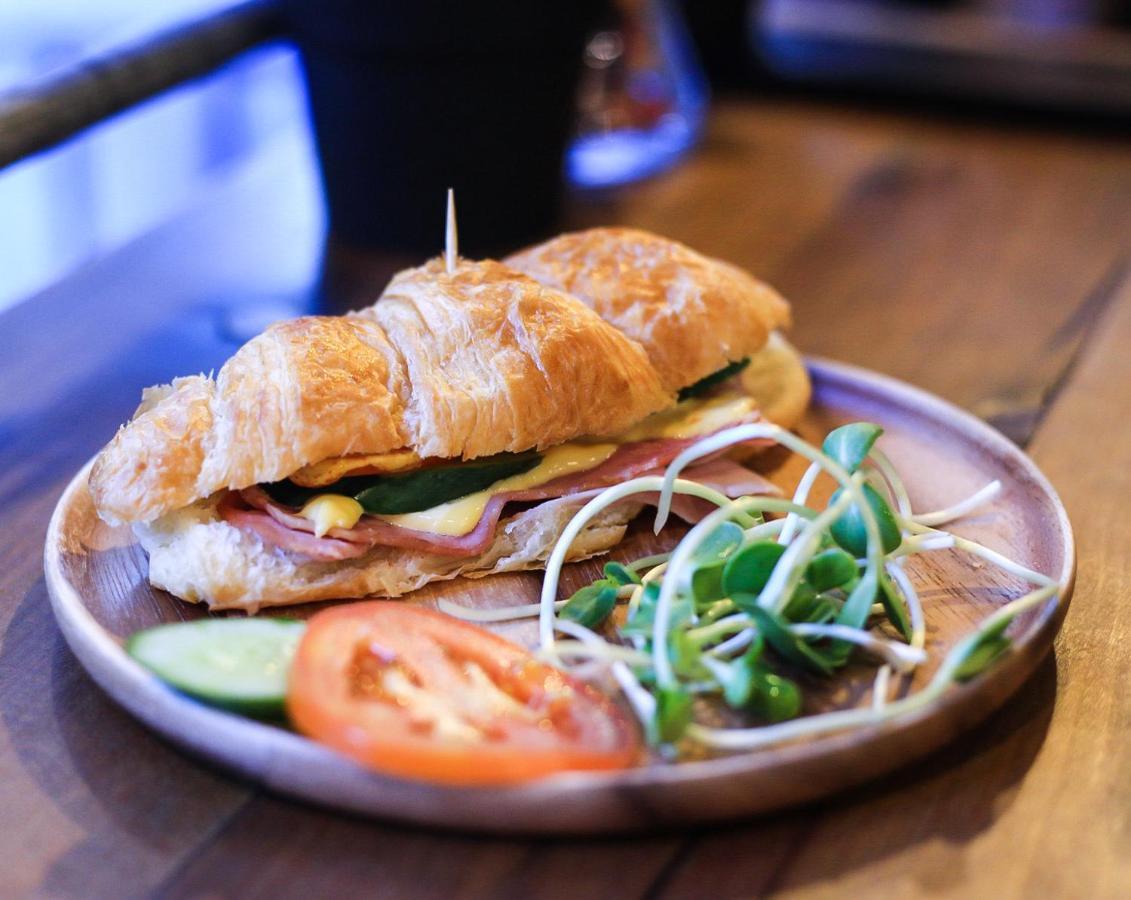 Hostel Thonglor Travellers And Cafe