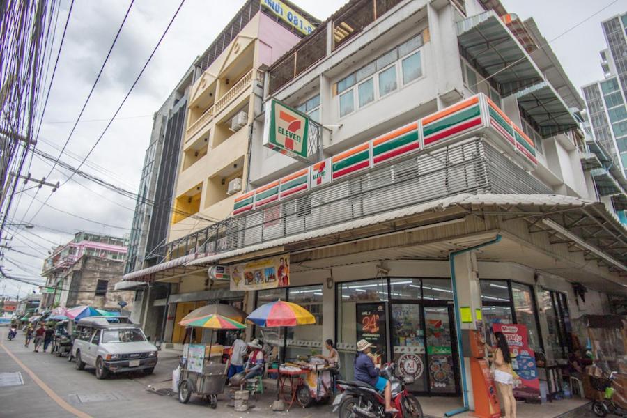 T2 2 Bedrooms 6 Guests Full Kitchen 1 Min To Bts Apartemen