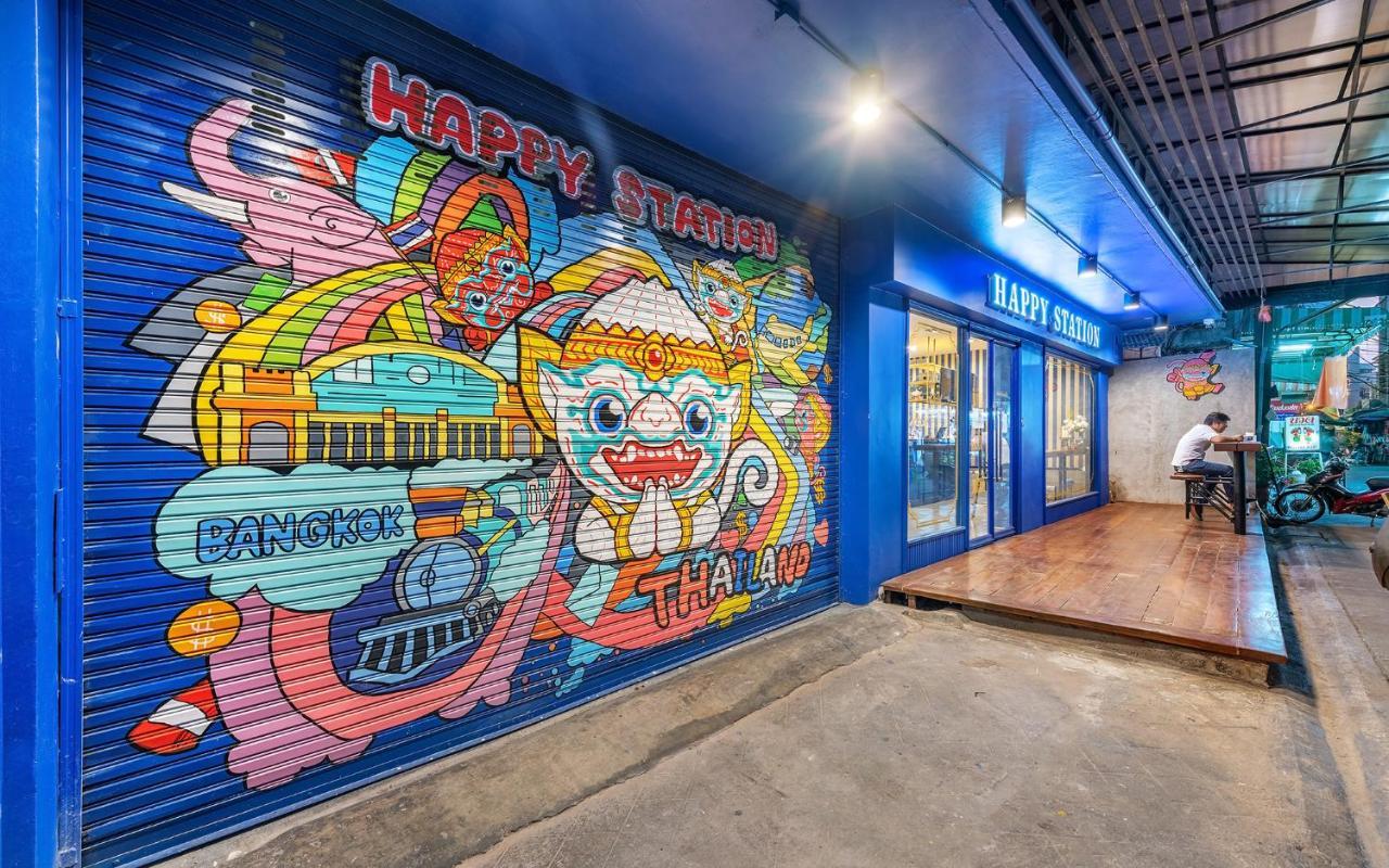 Hostal Happy Station