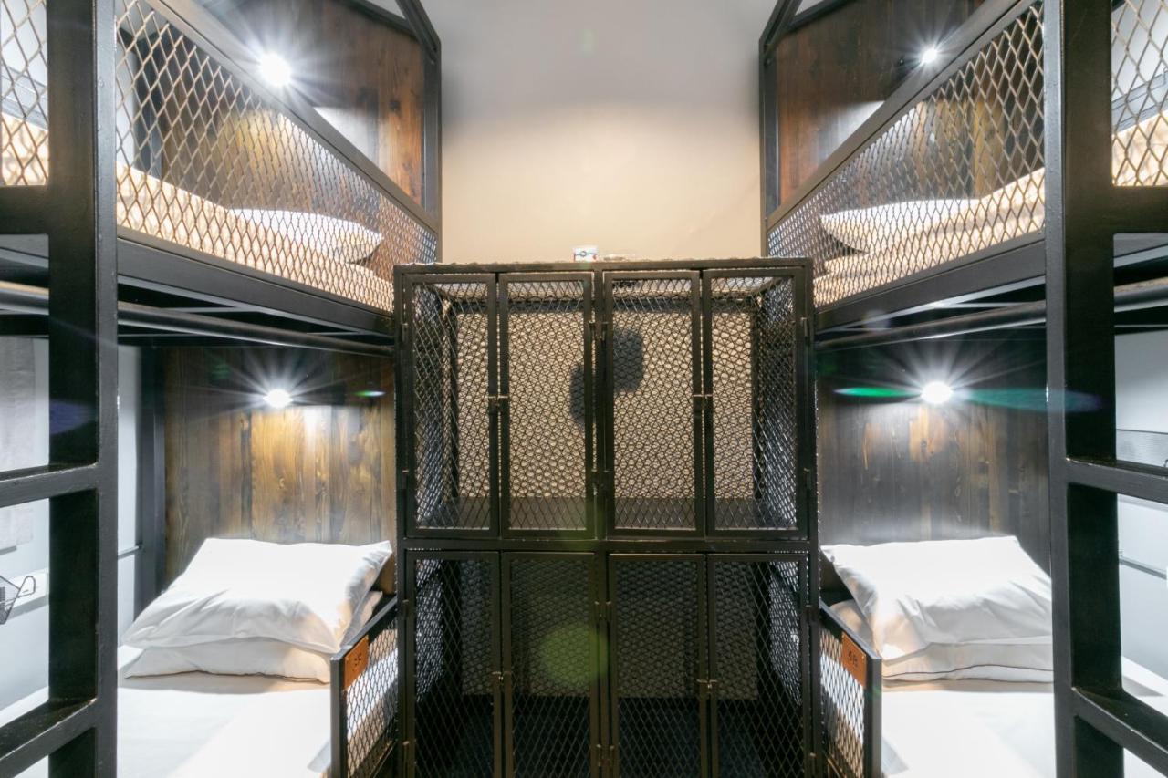 Albergue Castle Black Banguecoque