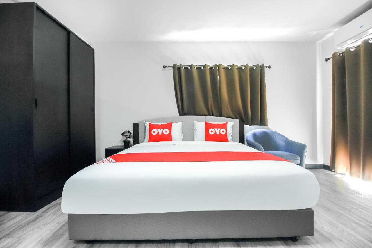 Hotel Oyo 404 P9 2*